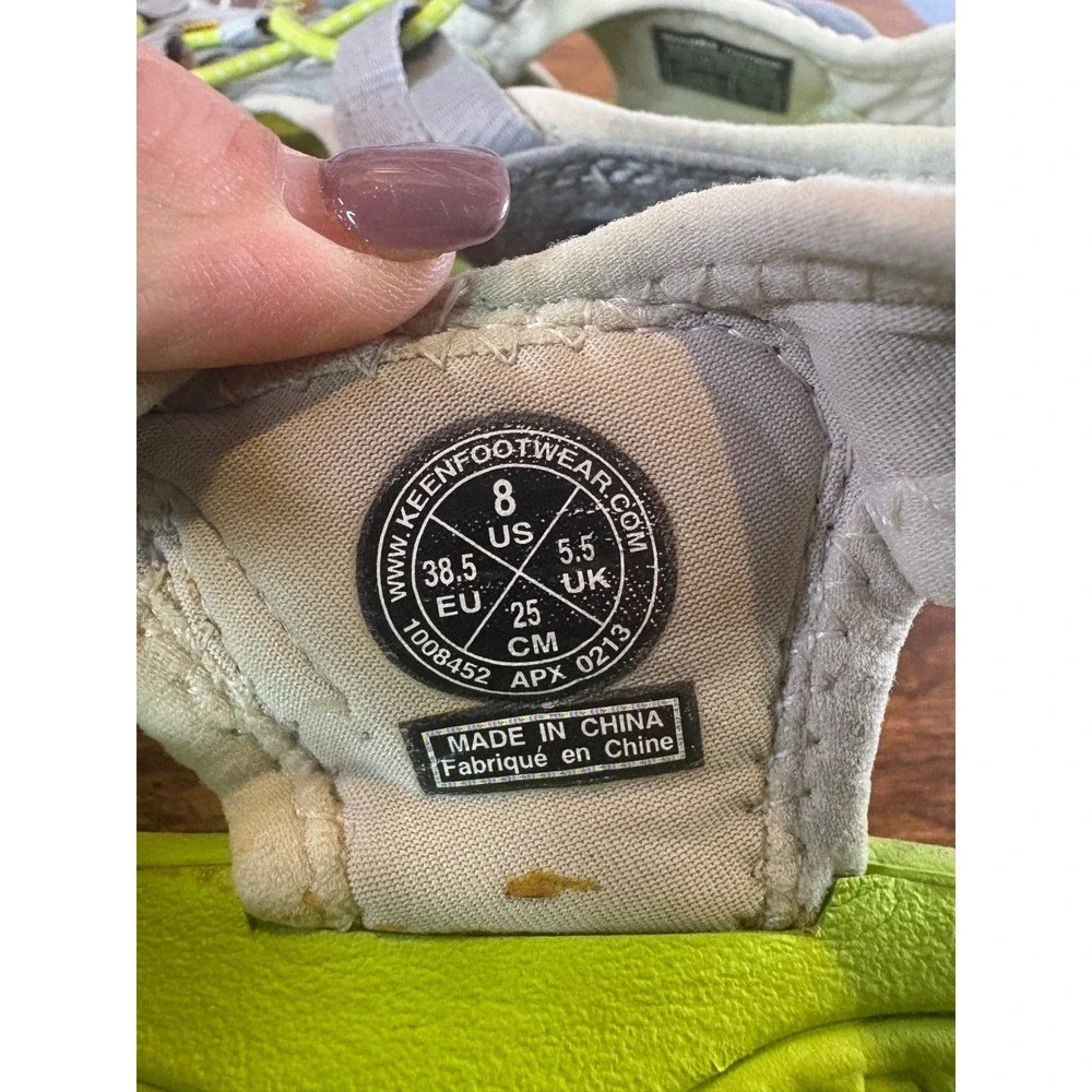 Keen Whisper Waterproof Sandals Womens 8 Grey Lime Green Sporty Hiking